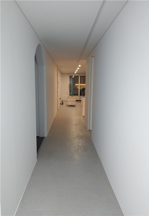 사진= 마감 전 히든 도어 공사. 제이인테리어 제공